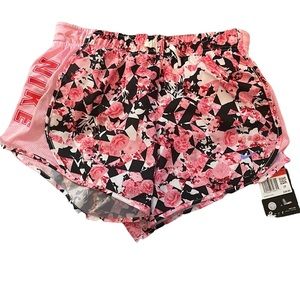Girls large Nike shorts